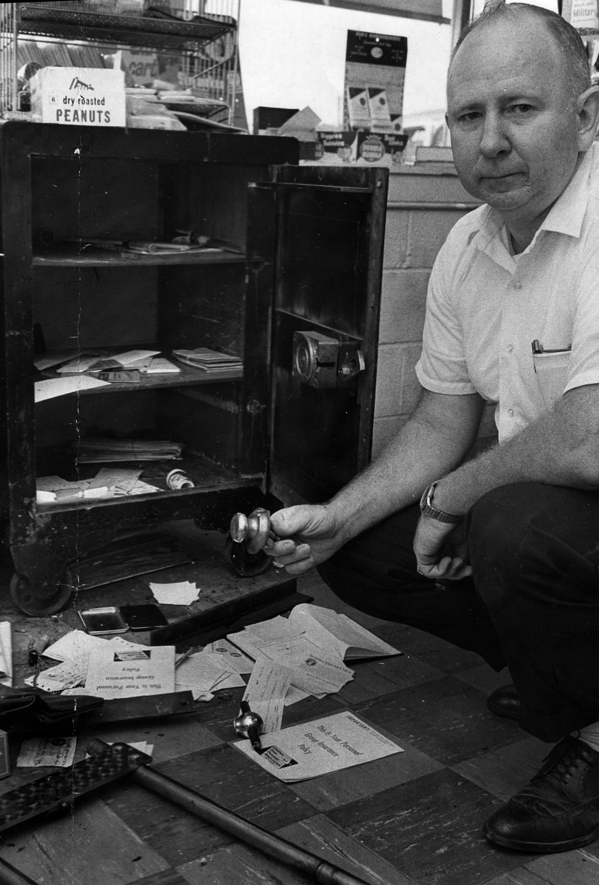 1967-07-27 Burley's robbed